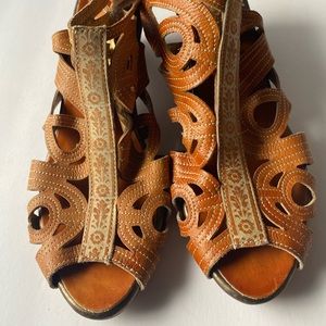 Women's L'artiste by Spring Step,Flourish Mid Heel